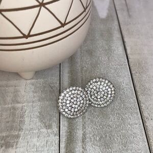 Oversized studs